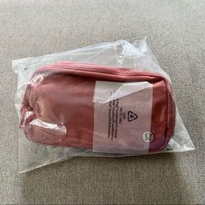 NWT Lululemon Everywhere Belt Bag